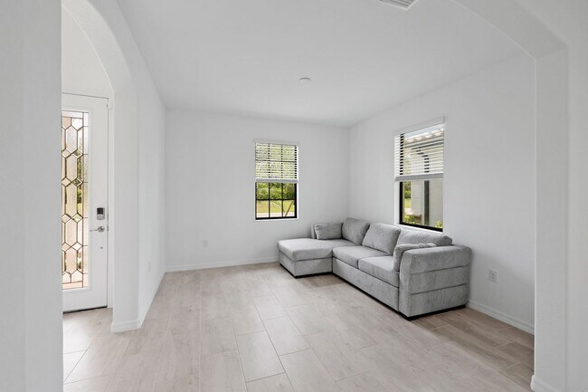Foto del edificio - 11305 Shady Blossom Dr