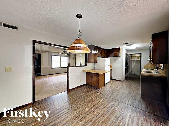 Building Photo - 4477 Sardis Dr