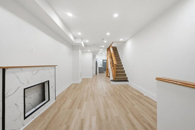 Foto del edificio - 744 N Patterson Park Ave