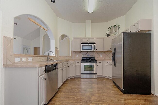 Building Photo - 32114 Decker Oaks Dr