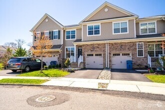 Building Photo - 4 Woodrose Ln