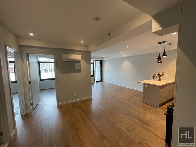 Building Photo - Large 2 bedroom on BUSHWICK AVENUE