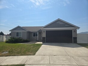 Building Photo - 1980 E Highwing Ct