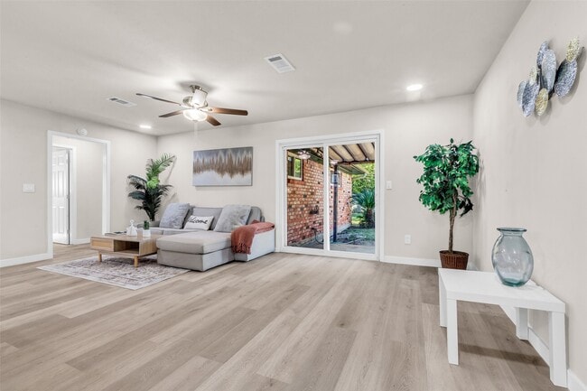 Building Photo - 1714 Pamela Ln