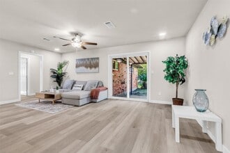 Building Photo - 1714 Pamela Ln