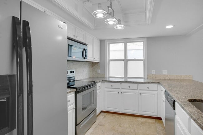 Building Photo - 319 L'Atrium Dr