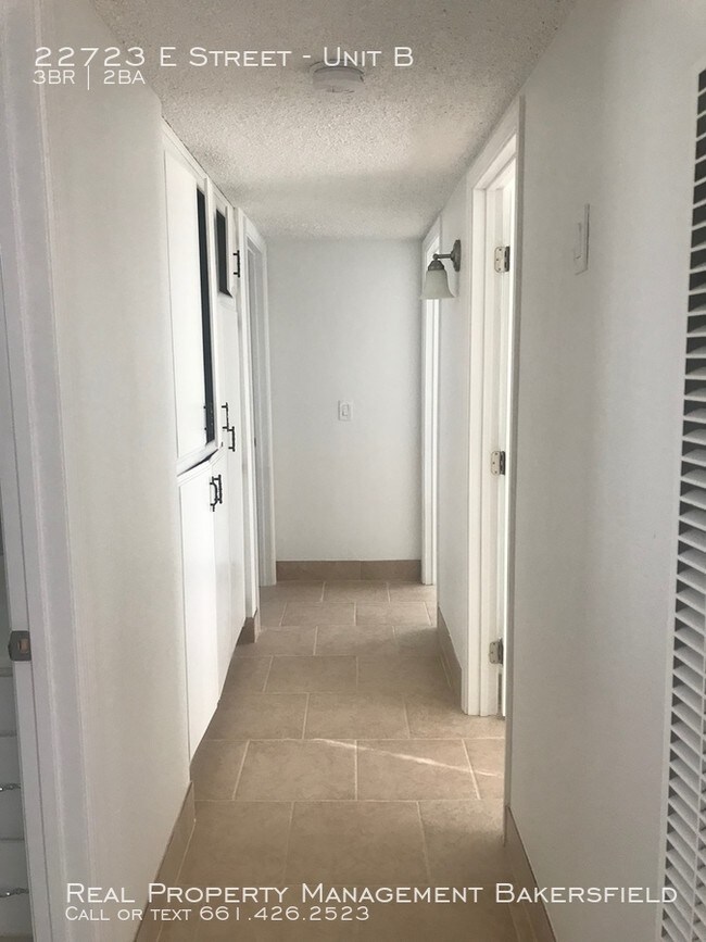 Foto del edificio - 22723 E St