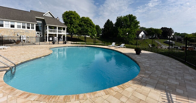 Building Photo - Loch Haven Apartment Homes