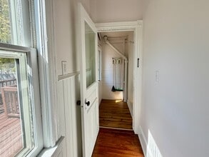 Building Photo - 38 Walnut St