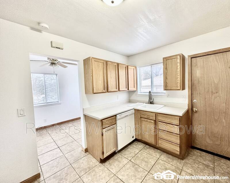 Foto principal - 4219 Clinton Ave