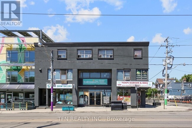 Building Photo - 1328-1328 Gerrard St E