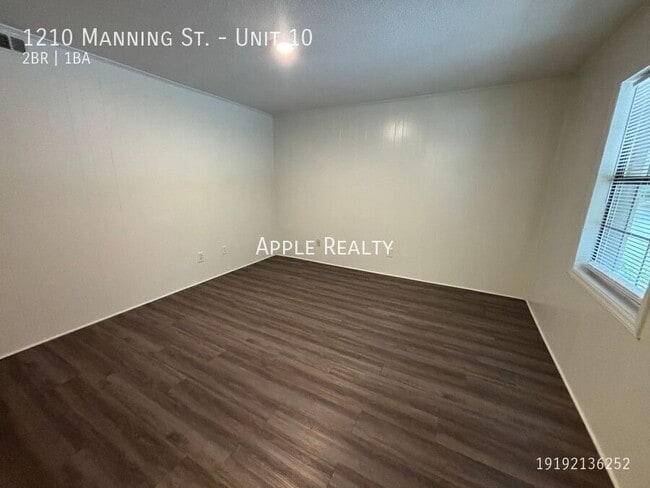 Building Photo - 1210 Manning St