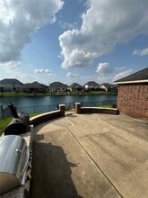 Building Photo - 2719 Lake Villa Dr