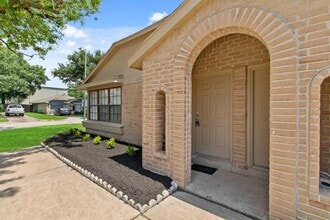 Building Photo - 5218 Beaverbrook Dr