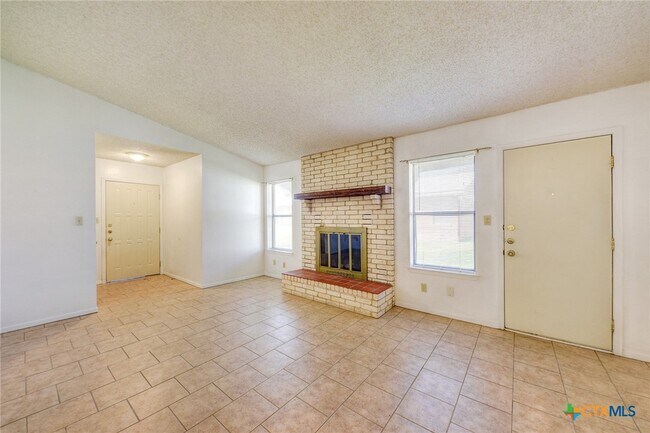 Foto del edificio - 818 Lois St