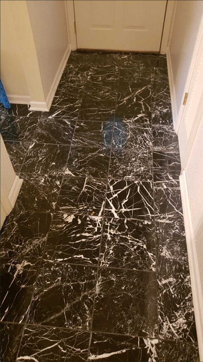 Entrada/cocina de Nueva Azulejos de mármol - 1701 E Thornton Dr