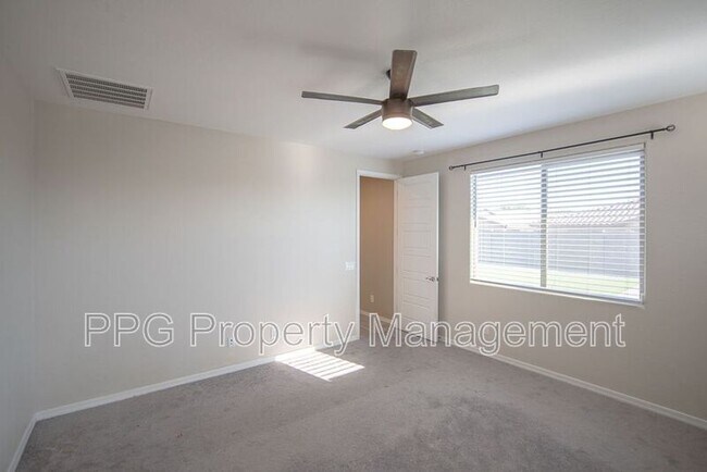 Building Photo - 14611 W Dahlia Dr