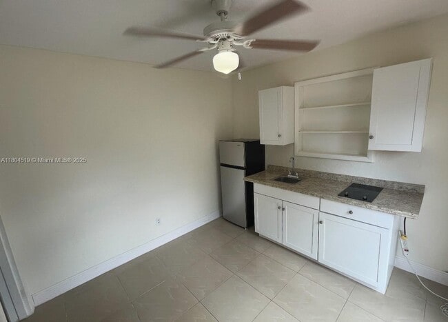 Building Photo - 12520 W Randall Park Dr