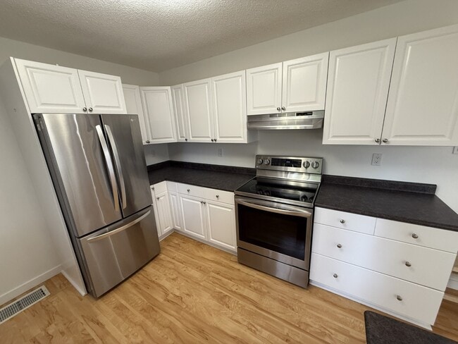 Building Photo - 5479 Clipper Dr