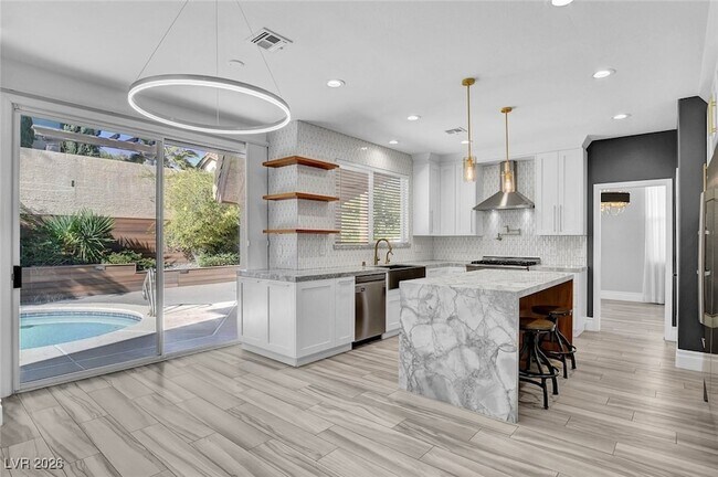 Foto del edificio - 9704 Cameo Rose Ln