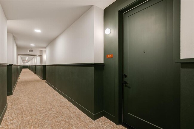 Foto del edificio - 1701 Simond Ave