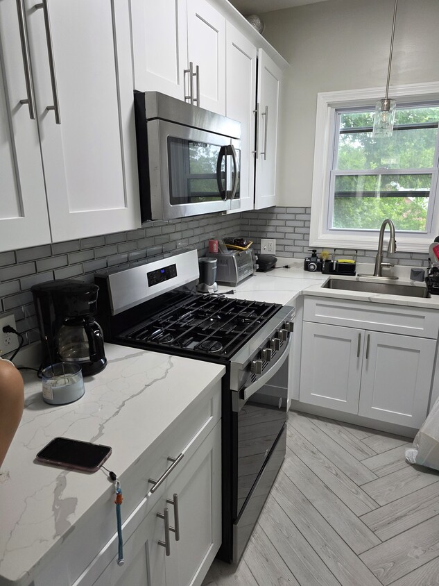 Primary Photo - 69 Langdon St