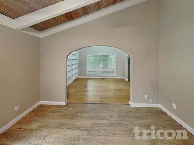 Foto del edificio - 1581 SW Woodland Terrace