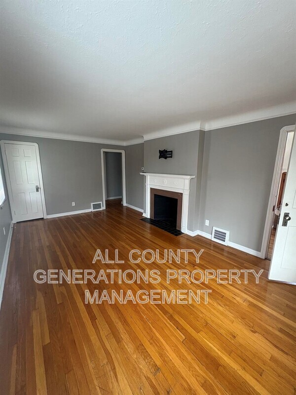 Foto del edificio - 14006 Lakewood Heights Blvd