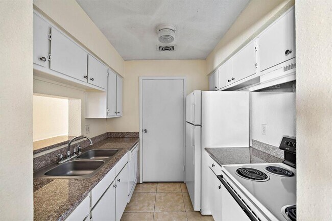 Building Photo - 12618 Ashford Meadow Dr