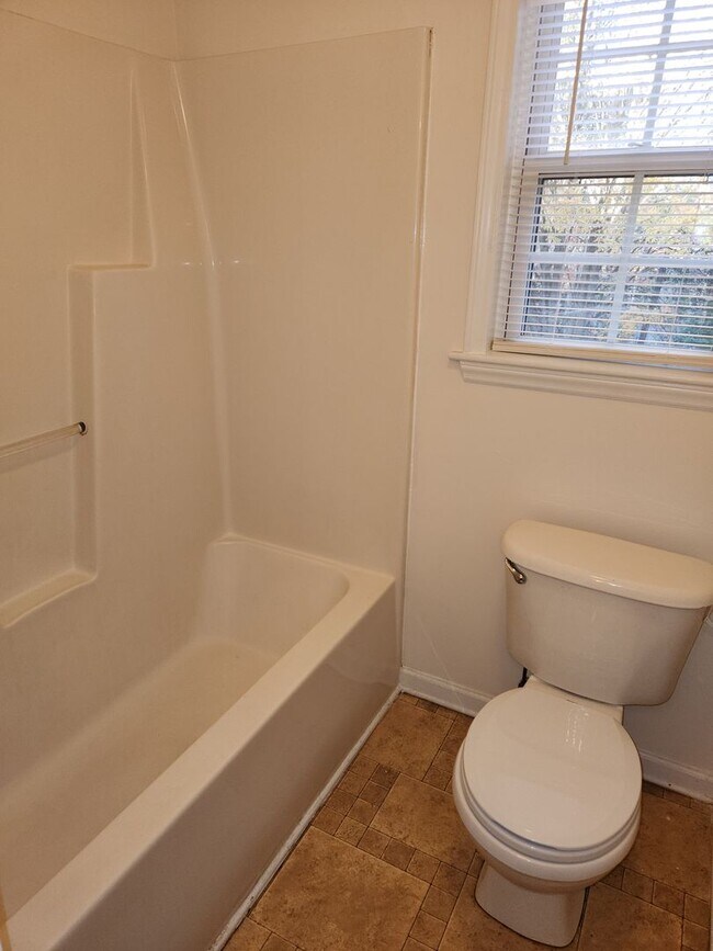 Foto del edificio - 3 Bedroom 2 Bath for Rent!!!
