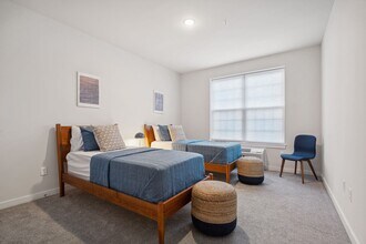Interior Photo - 227 North Walnut