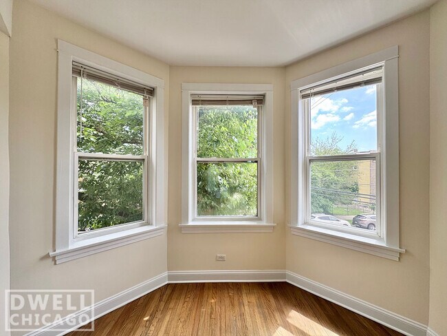 Foto del edificio - 2816 N Troy St