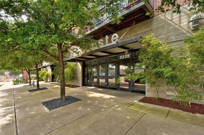 Foto del edificio - 2235 E 6th St