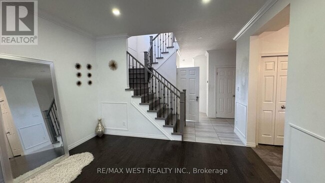 Building Photo - 301 Freure Dr