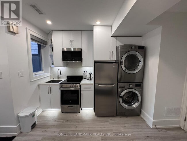 Building Photo - 17 Hocken Ave