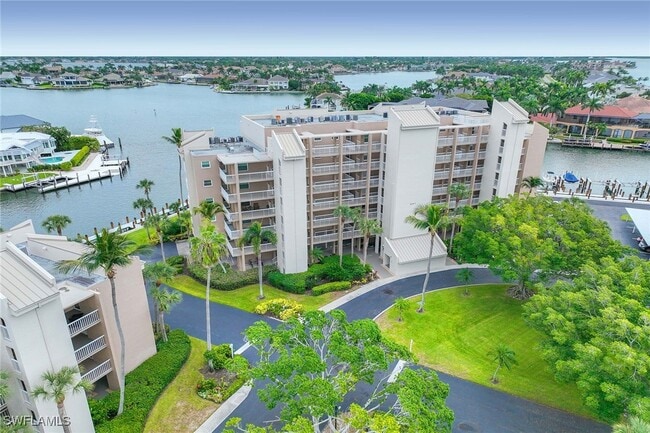 Foto del edificio - 897 Collier Ct