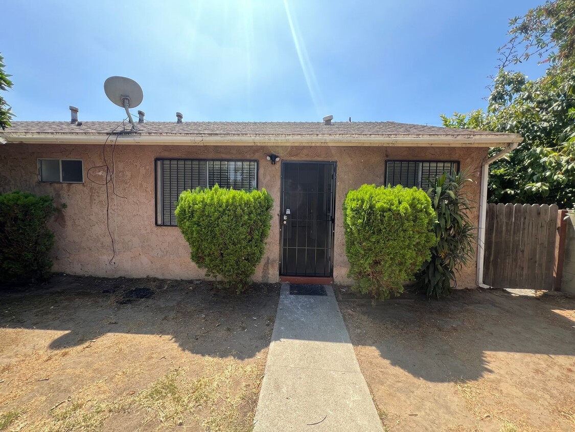 Primary Photo - Newly upgraded 2 bedroom home located in C...
