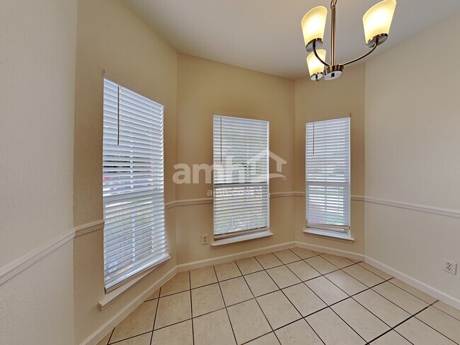 Foto del edificio - 73 N Highland Dr