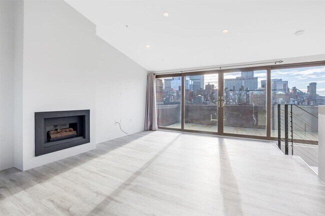 Building Photo - 353 Marlborough St