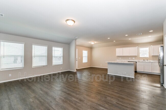 Foto del edificio - 7418 E 157th Pl S