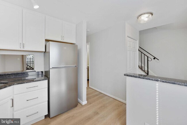 Building Photo - 1240 Gemini Dr