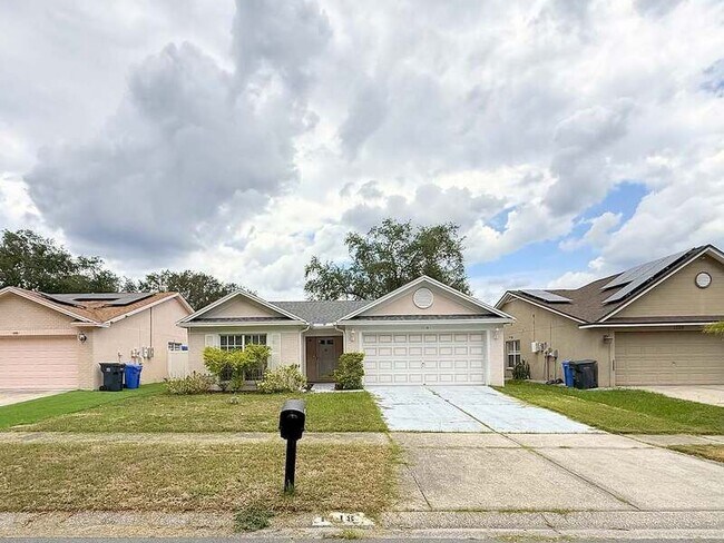 Building Photo - 1118 Hardwood Dr