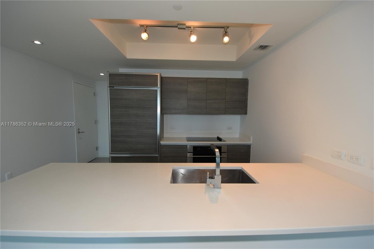 Foto principal - 1100S S Miami Ave