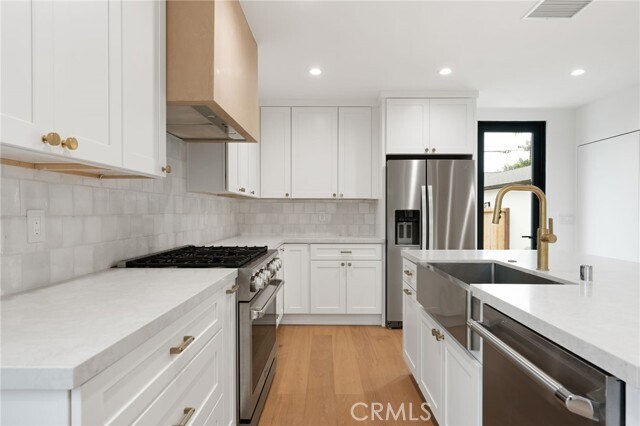 Foto del edificio - 8334 Winsford Ave