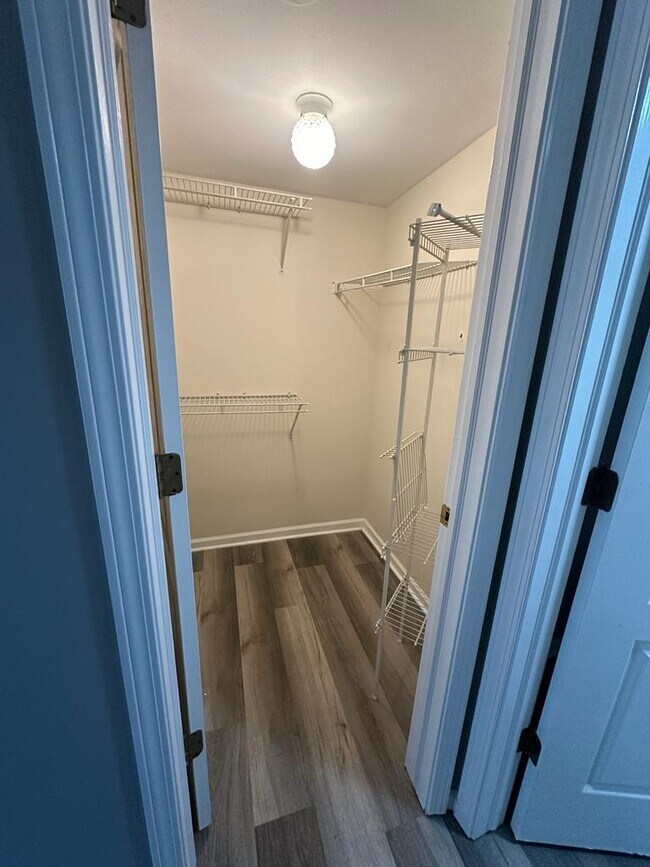 Foto del edificio - 17 Willow Pkwy