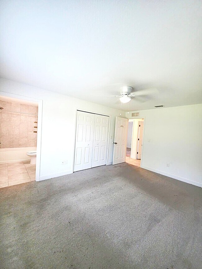 Foto del edificio - 3614 NW 43rd St