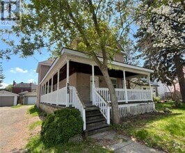 Building Photo - 592 Peel St