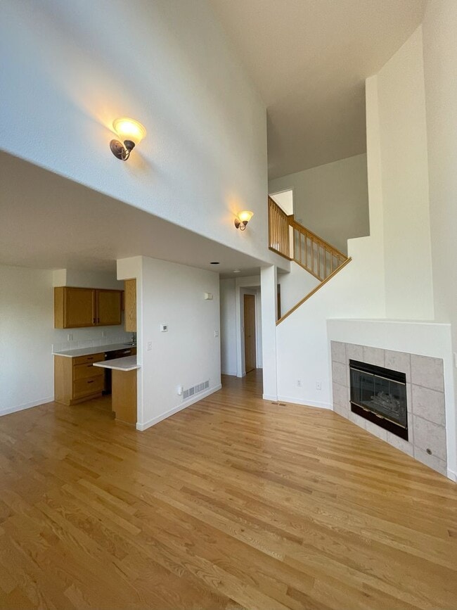 Building Photo - 584 Ridgeview Dr