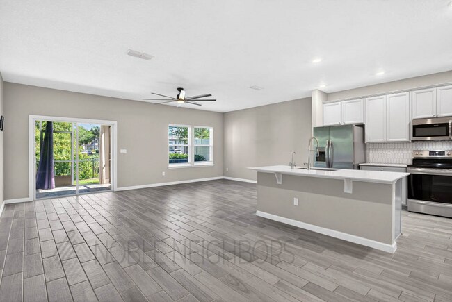 Building Photo - 12852 Josslyn Ln