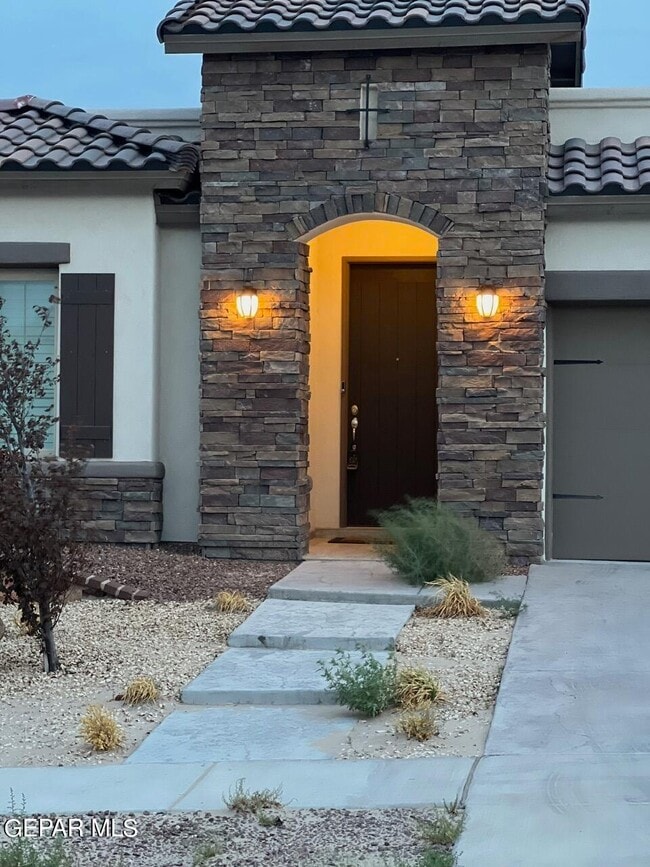 Building Photo - 1094 Jade Hill Ave